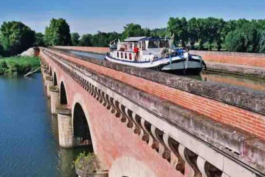 Appartement Entier Moissac Centre 30 M2 Calme Avec Cour Interieure Pour Velos A 50M Du Marche De Moissac Eksteriør billede